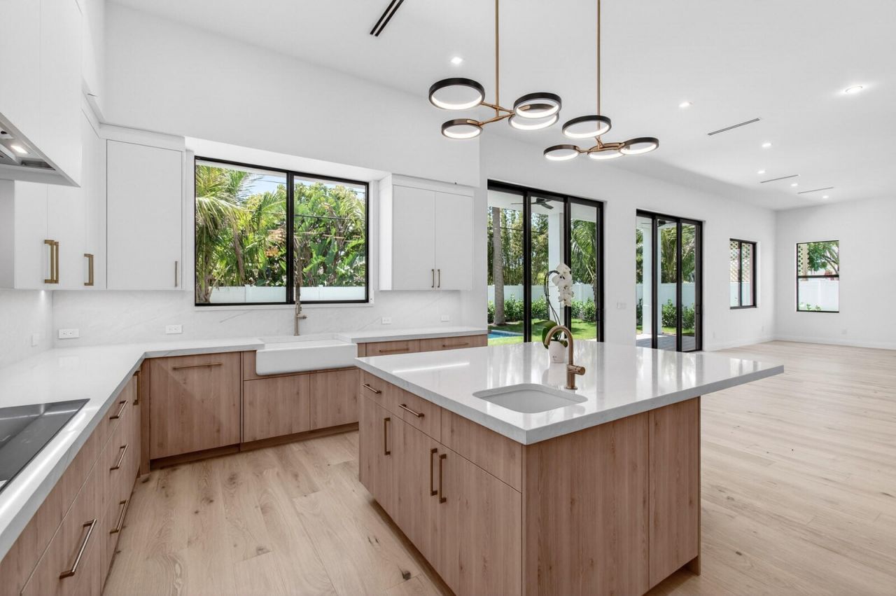 354 Leigh Road, West Palm Beach, FL 33405 Photo