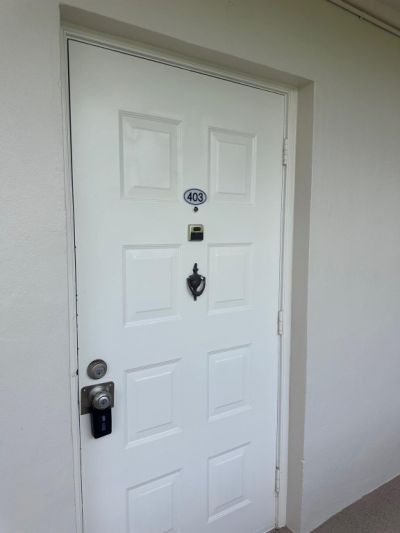 3850 Oaks Clubhouse Drive, Unit 403, Pompano Beach, FL 33069 Photo