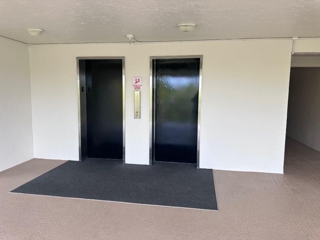 3850 Oaks Clubhouse Drive, Unit 403, Pompano Beach, FL 33069 Photo