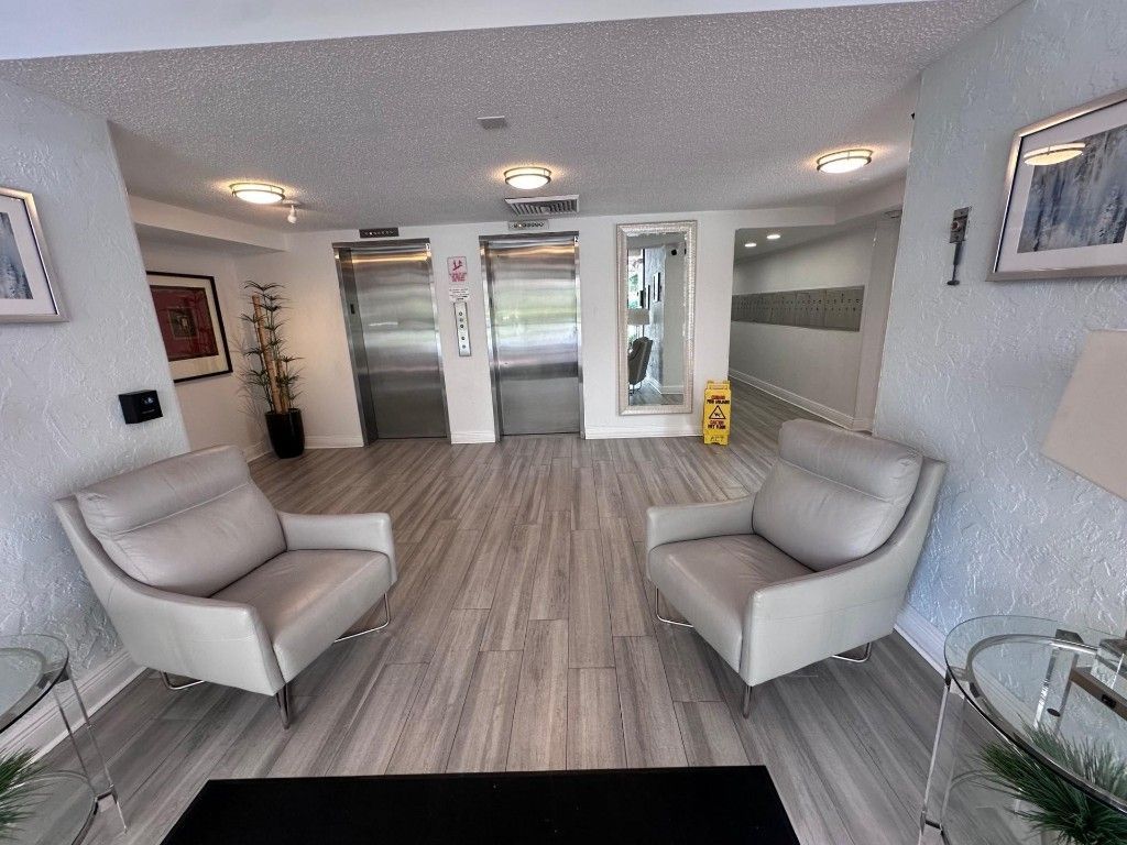 3850 Oaks Clubhouse Drive, Unit 403, Pompano Beach, FL 33069 Photo