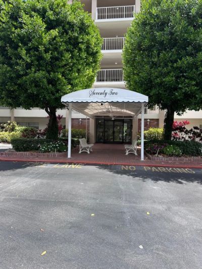 3850 Oaks Clubhouse Drive, Unit 403, Pompano Beach, FL 33069 Photo