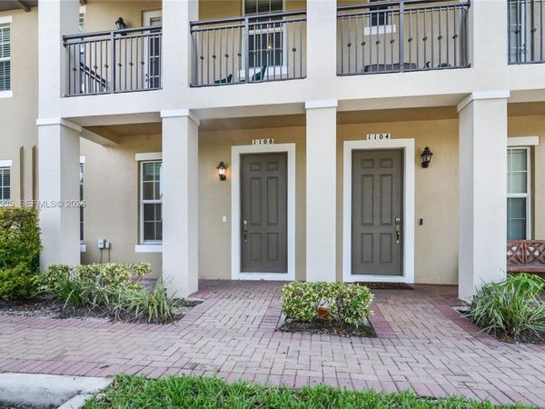 1108 SW 146th Ter, Pembroke Pines, FL 33027