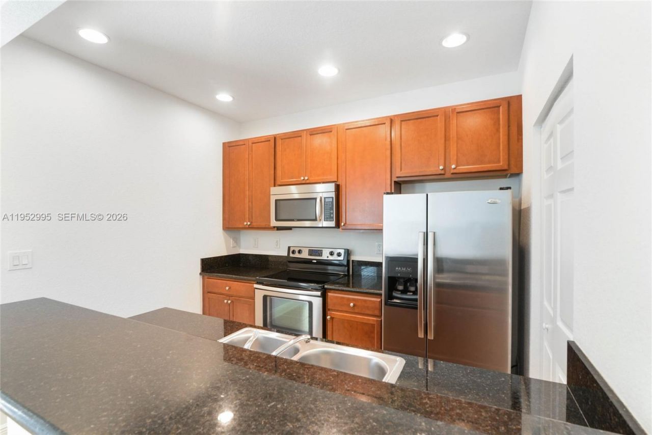 1108 SW 146th Ter, Pembroke Pines, FL 33027 Photo