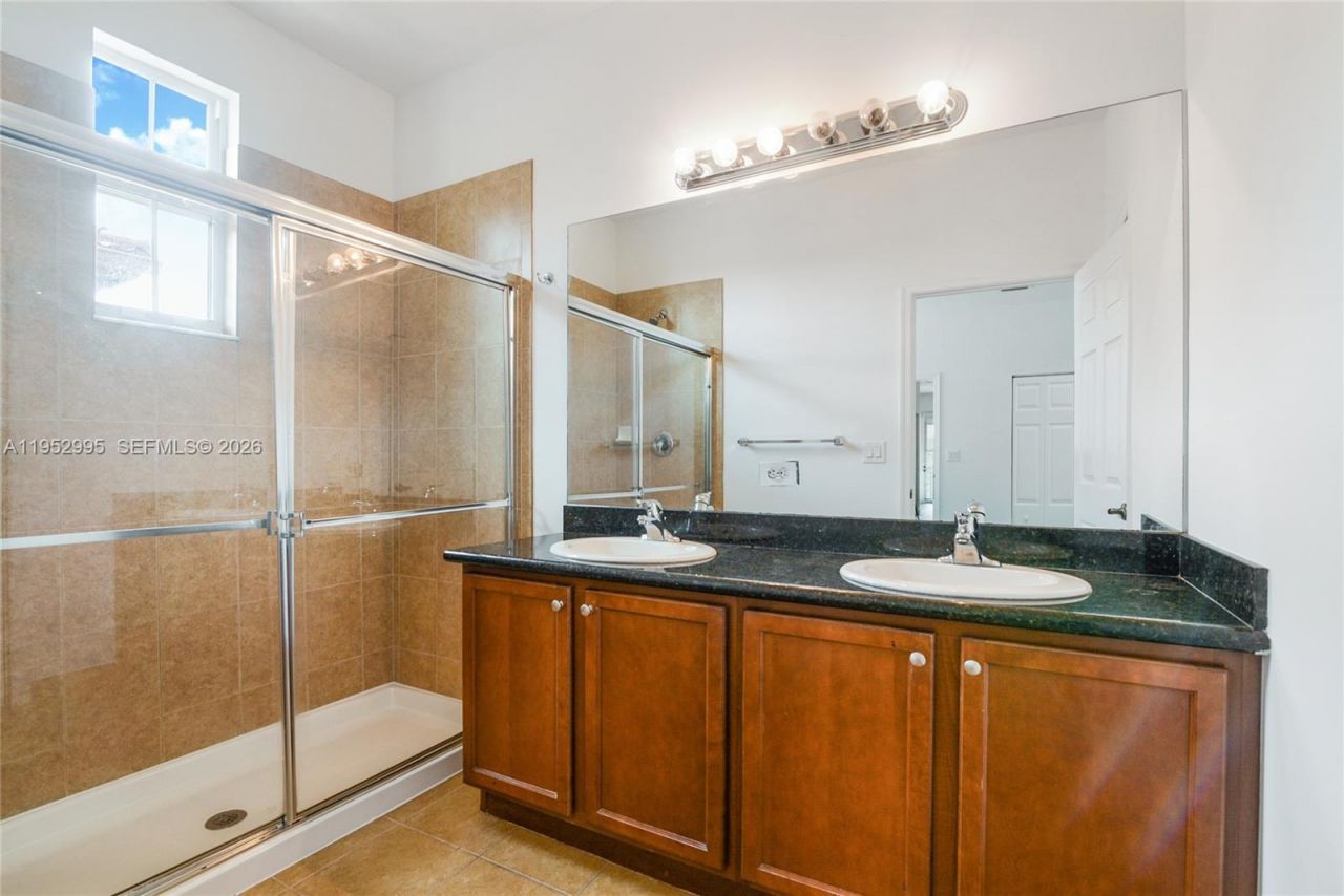 1108 SW 146th Ter, Pembroke Pines, FL 33027 Photo