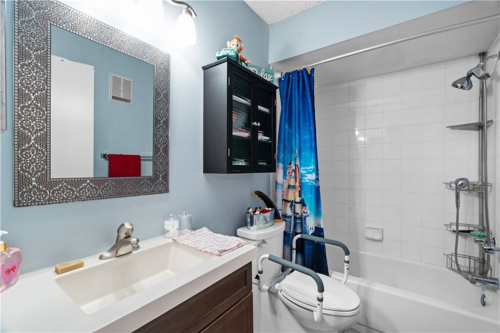 1907 Aynsley Way, Unit 32-2, Vero Beach, FL 32966 Photo