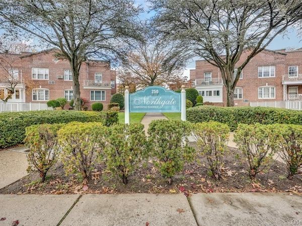 250 Central Avenue, Unit 119, Lawrence, NY 11559