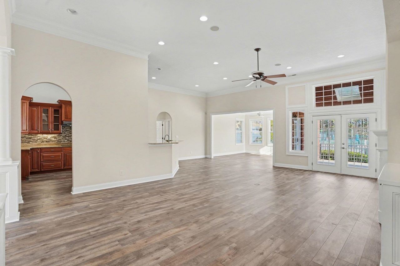 1395 Mcmaster Dr. Photo 6