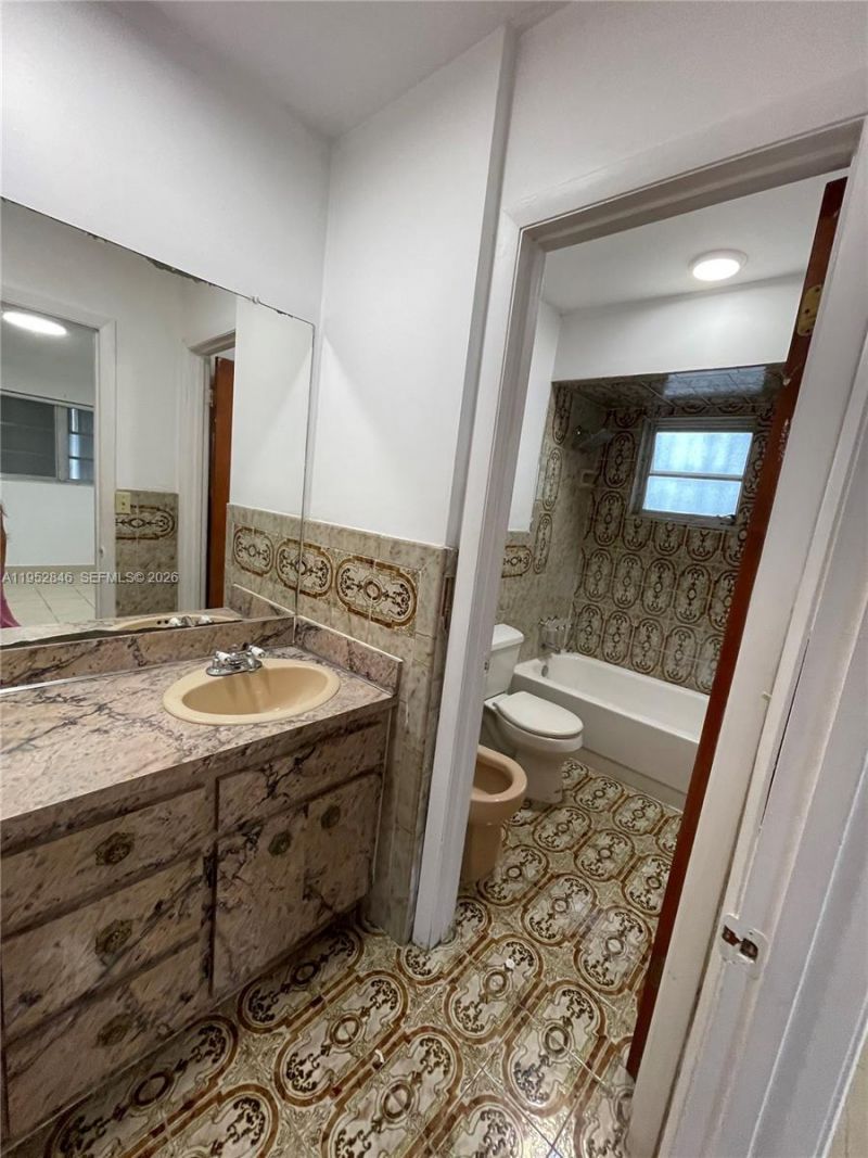 3500 E 6th Ave, Hialeah, FL 33013 Photo