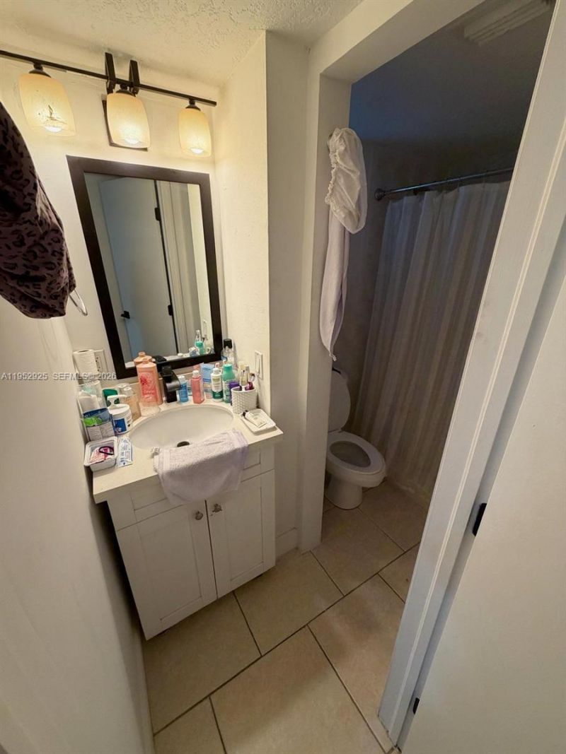 310 Fontainebleau Blvd , Unit 206, Miami, FL 33172 Photo