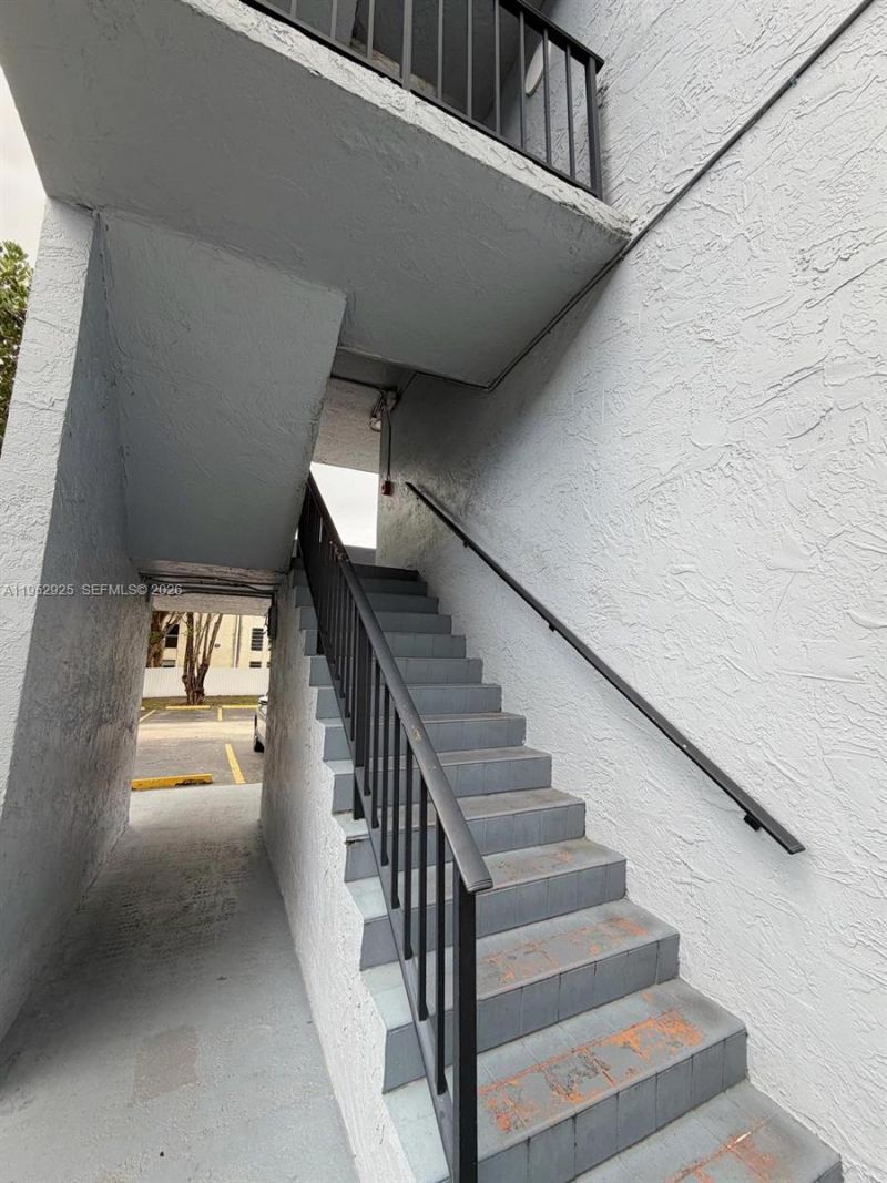 310 Fontainebleau Blvd , Unit 206, Miami, FL 33172 Photo