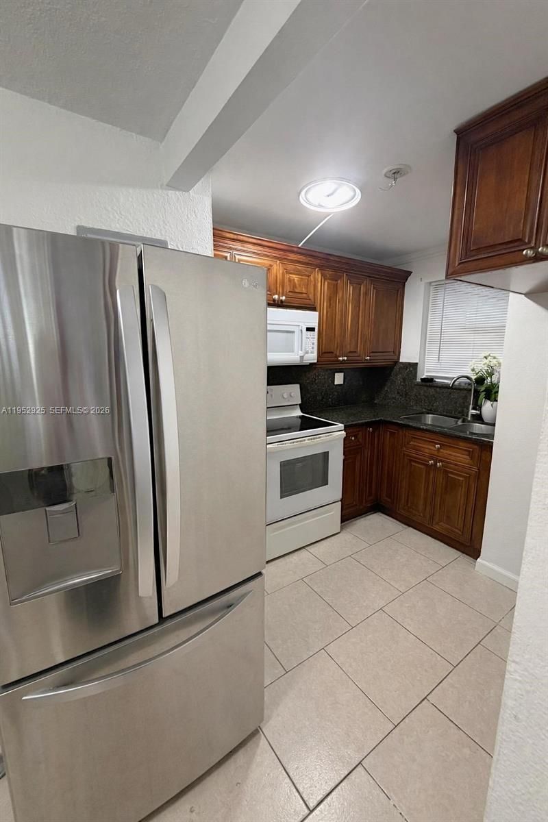 310 Fontainebleau Blvd , Unit 206, Miami, FL 33172 Photo