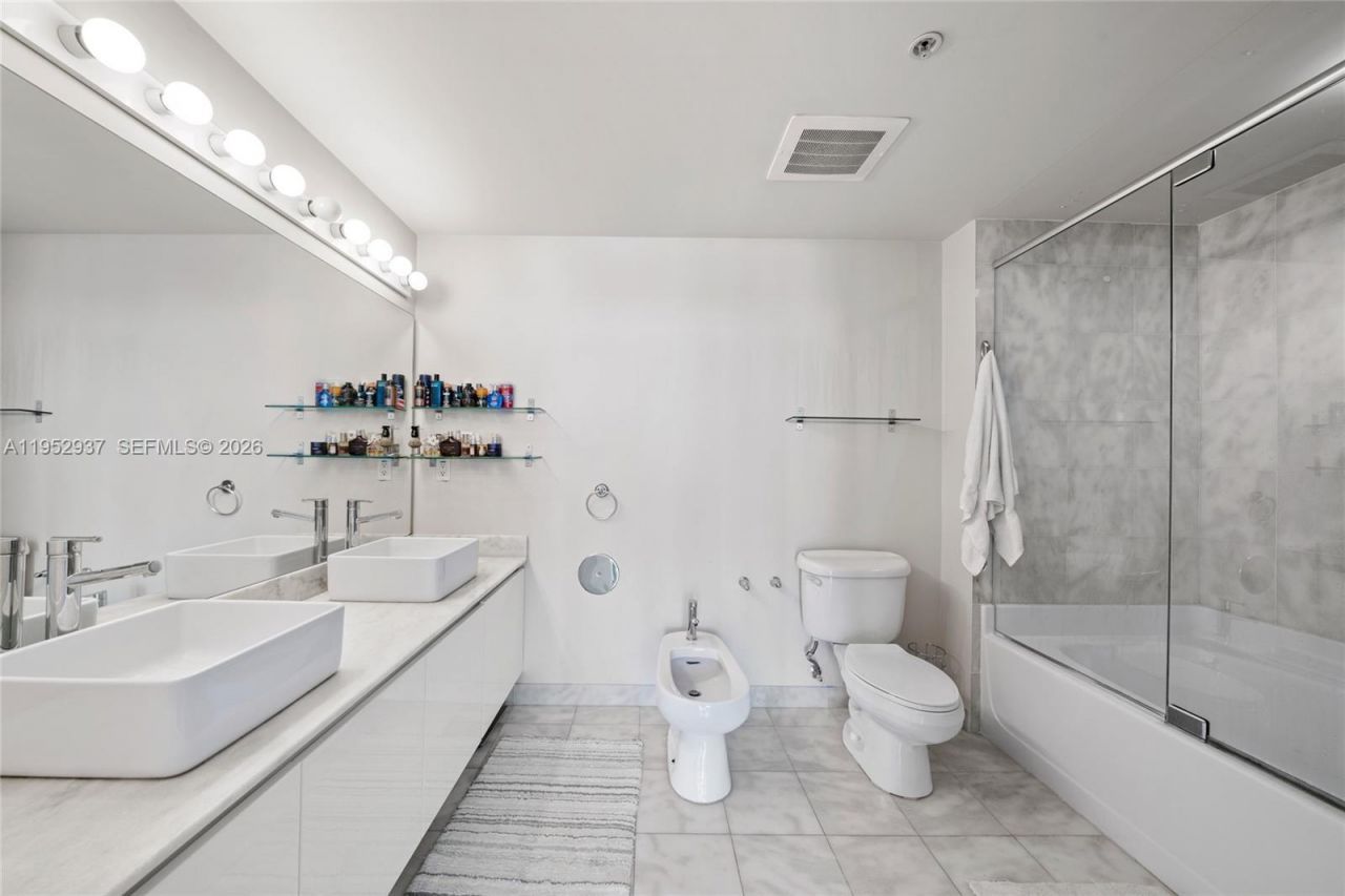 601 NE 36th St, Unit 1704, Miami, FL 33137 Photo