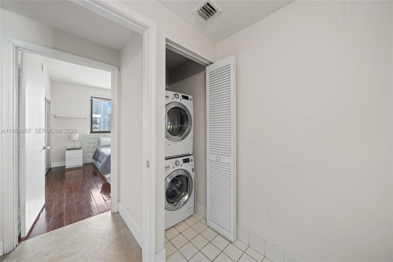 601 NE 36th St, Unit 1704, Miami, FL 33137 Photo