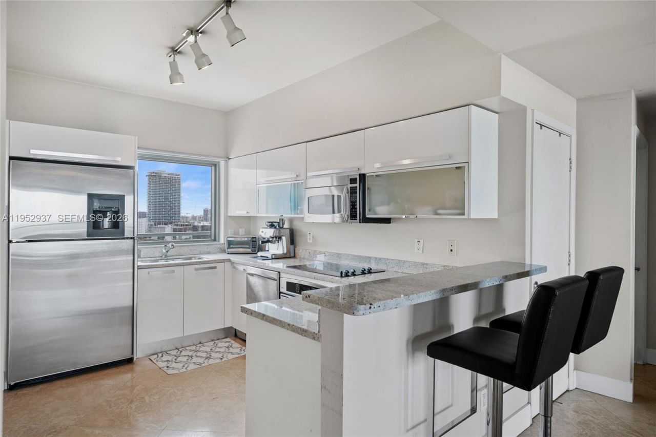 601 NE 36th St, Unit 1704, Miami, FL 33137 Photo