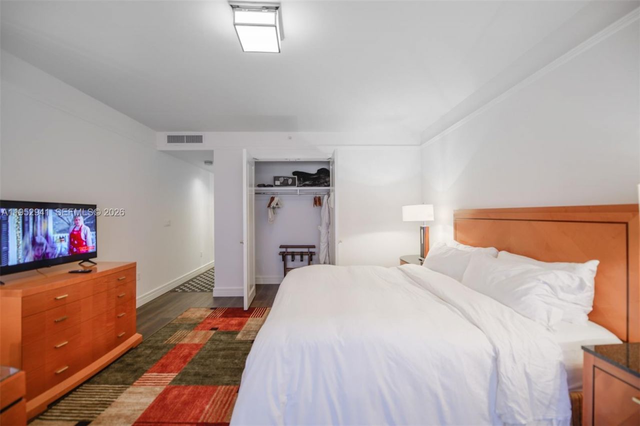 1435 Brickell Ave, Unit 3510, Miami, FL 33131 Photo