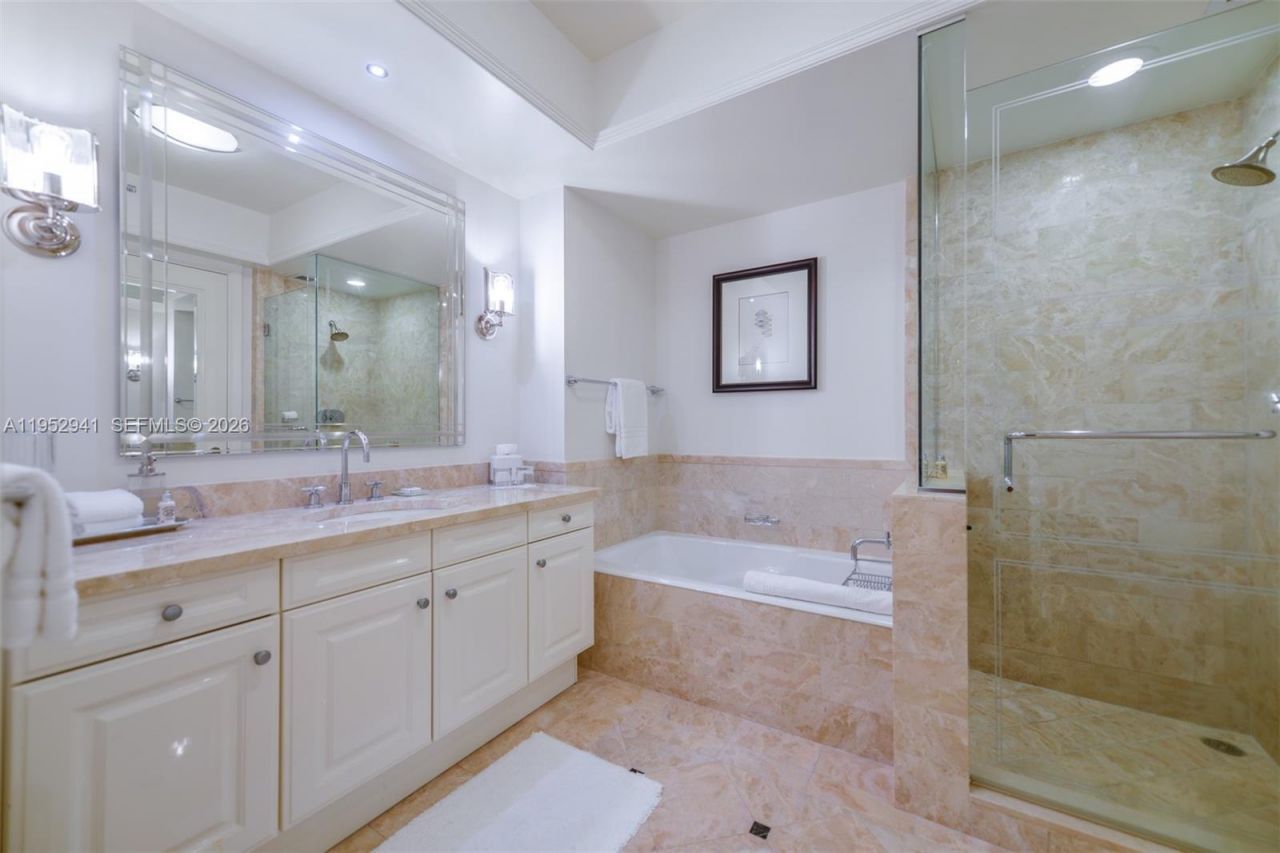 1435 Brickell Ave, Unit 3510, Miami, FL 33131 Photo