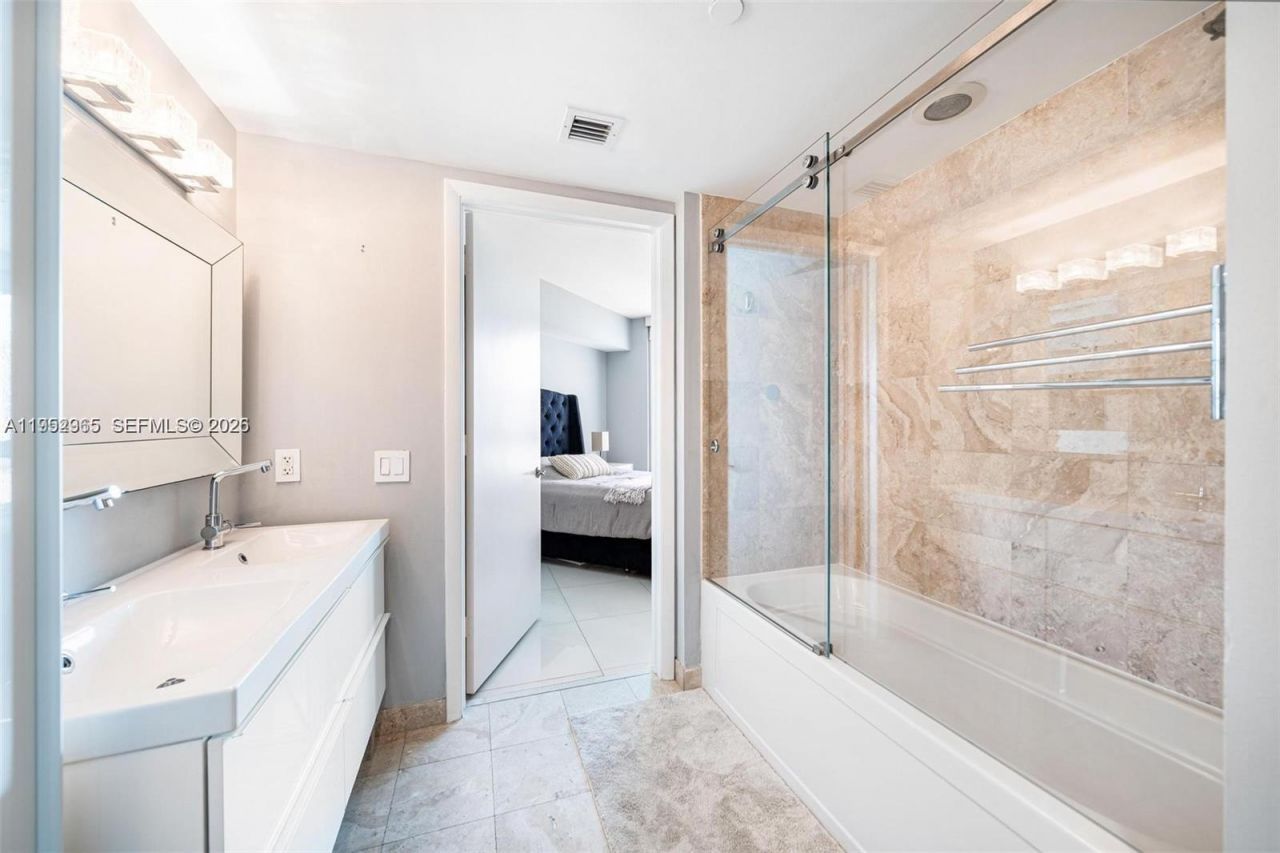 350 S Miami Ave, Unit 2505, Miami, FL 33130 Photo