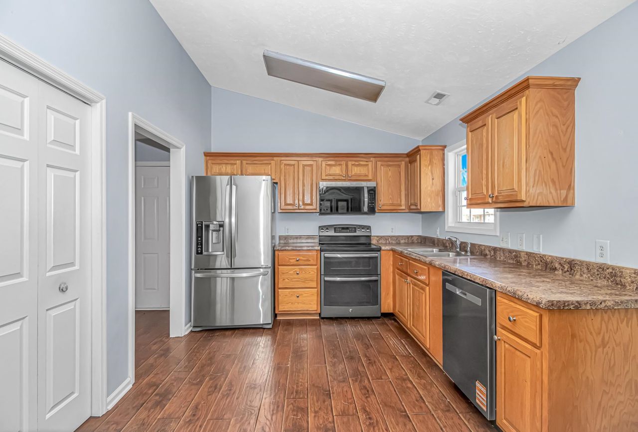 1012 Cadbury Ct. Photo 12