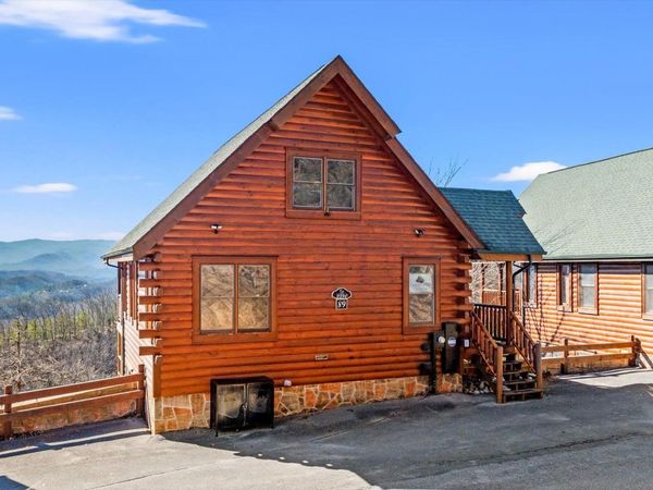 2210 Towering Hemlock Drive, Sevierville, TN 37876