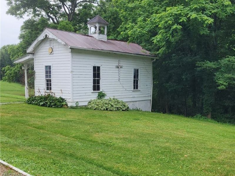 9090 Radcliffe Road, Adamsville, OH 43802 Photo 2