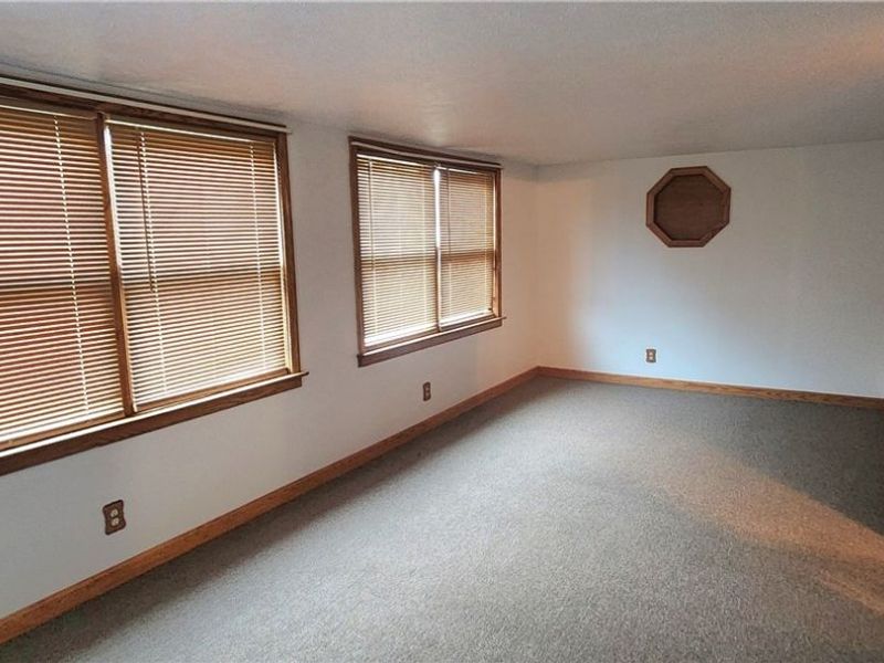 9090 Radcliffe Road, Adamsville, OH 43802 Photo 3