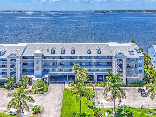 10 NE Plantation Road, Unit 101, Stuart, FL 34996