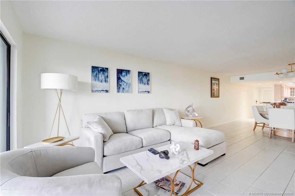 10 NE Plantation Road, Unit 101, Stuart, FL 34996 Photo