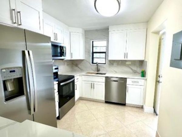 9440 SW 8th Street, Unit 109, Boca Raton, FL 33428