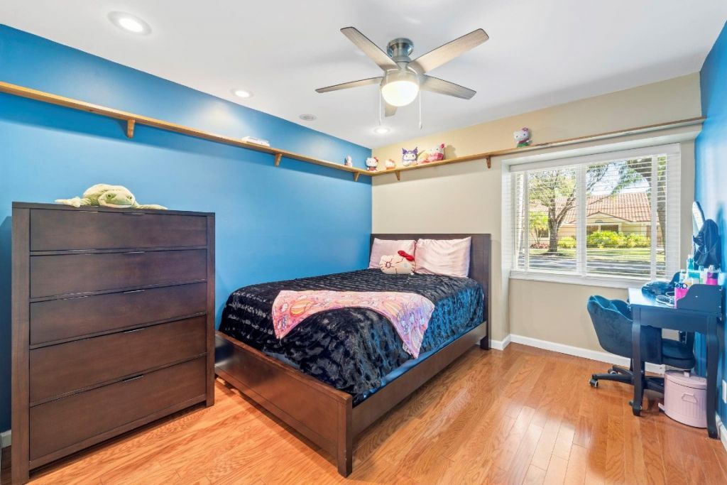 1695 Lakeshore Circle, Weston, FL 33326 Photo