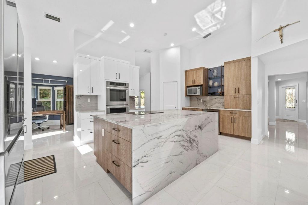 1695 Lakeshore Circle, Weston, FL 33326 Photo