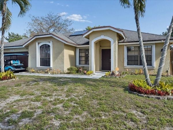 5150 NW 75th Avenue, Lauderhill, FL 33319