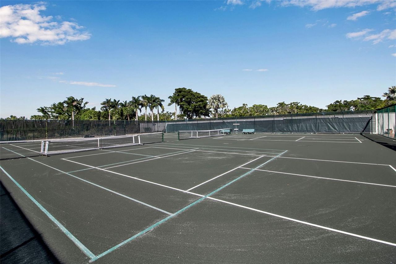 1485 Gulf Of Mexico Drive, Unit 303, Longboat Key, FL 34228 Photo