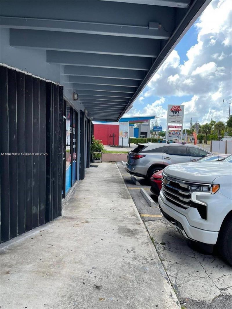 4757 SW 8th St , Unit 4747, Miami, FL 33134 Photo