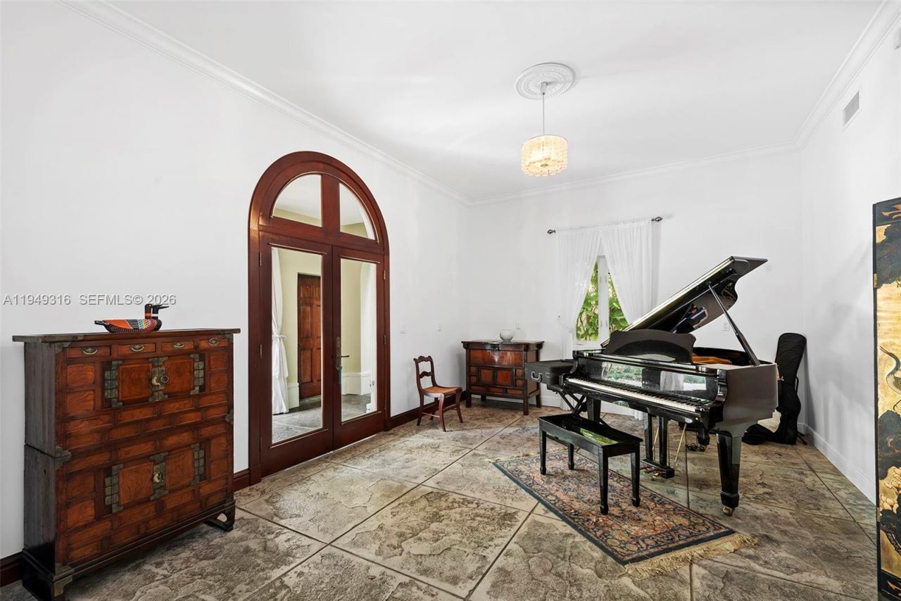 4191 Lybyer Ave , Miami, FL 33133 Photo