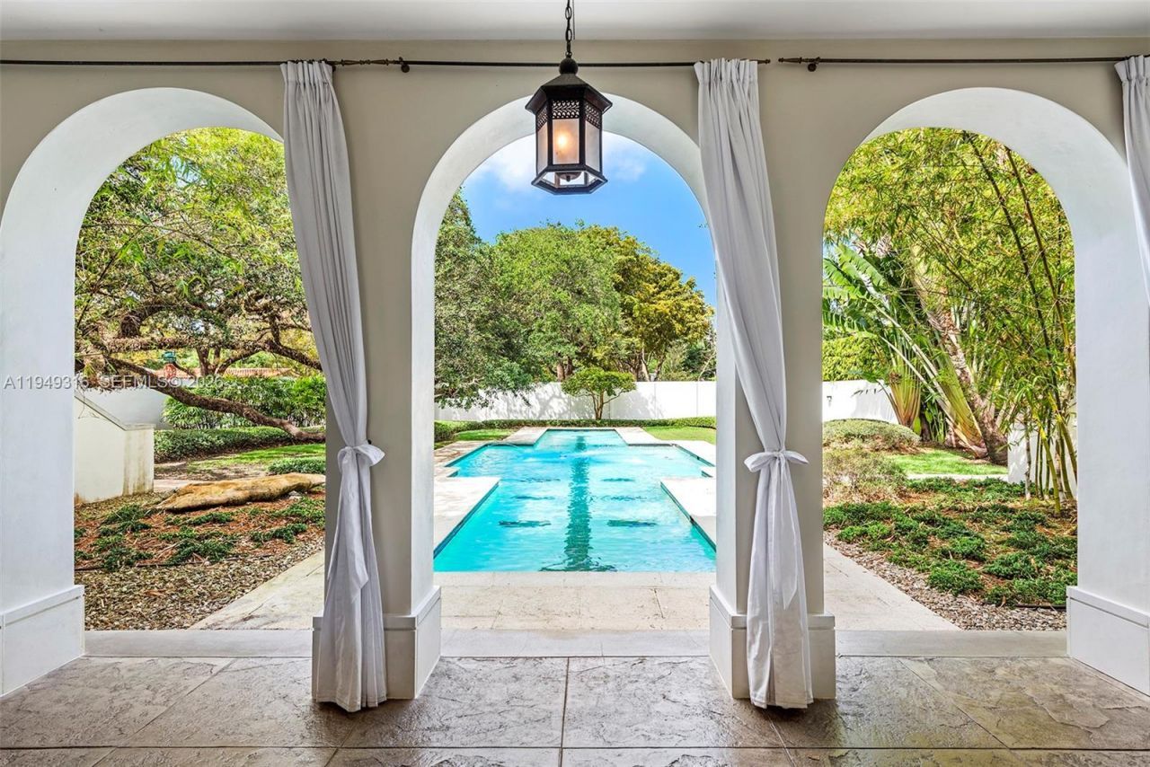 4191 Lybyer Ave , Miami, FL 33133 Photo