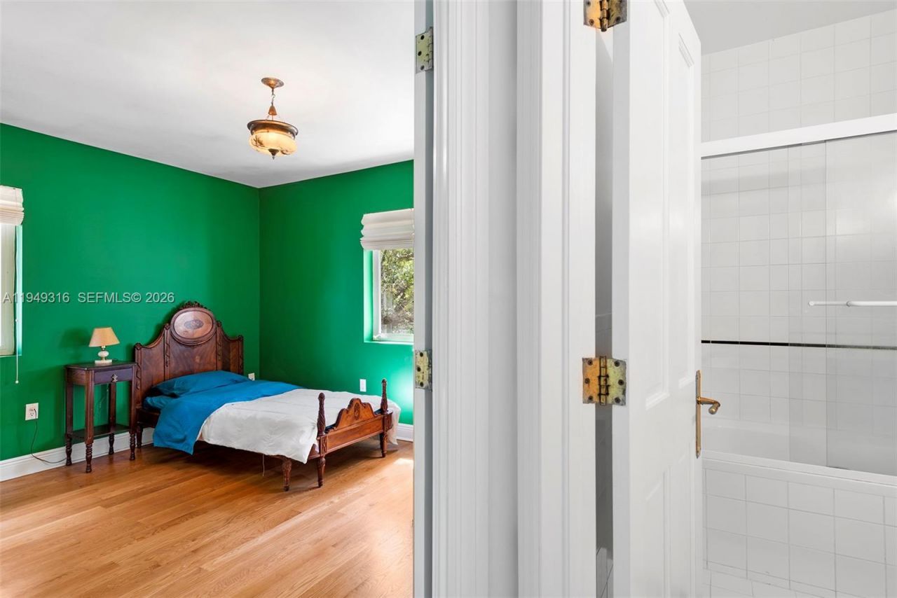 4191 Lybyer Ave , Miami, FL 33133 Photo