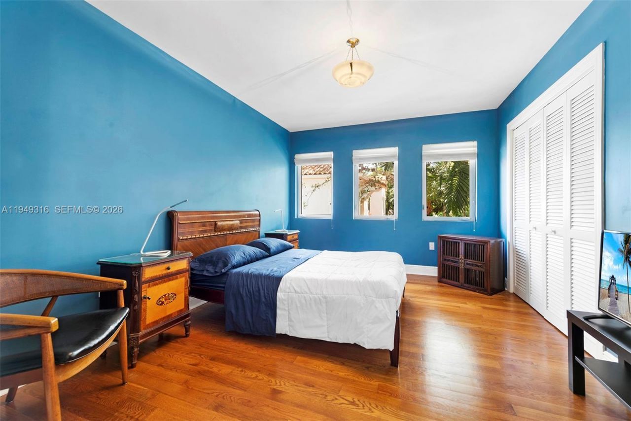 4191 Lybyer Ave , Miami, FL 33133 Photo