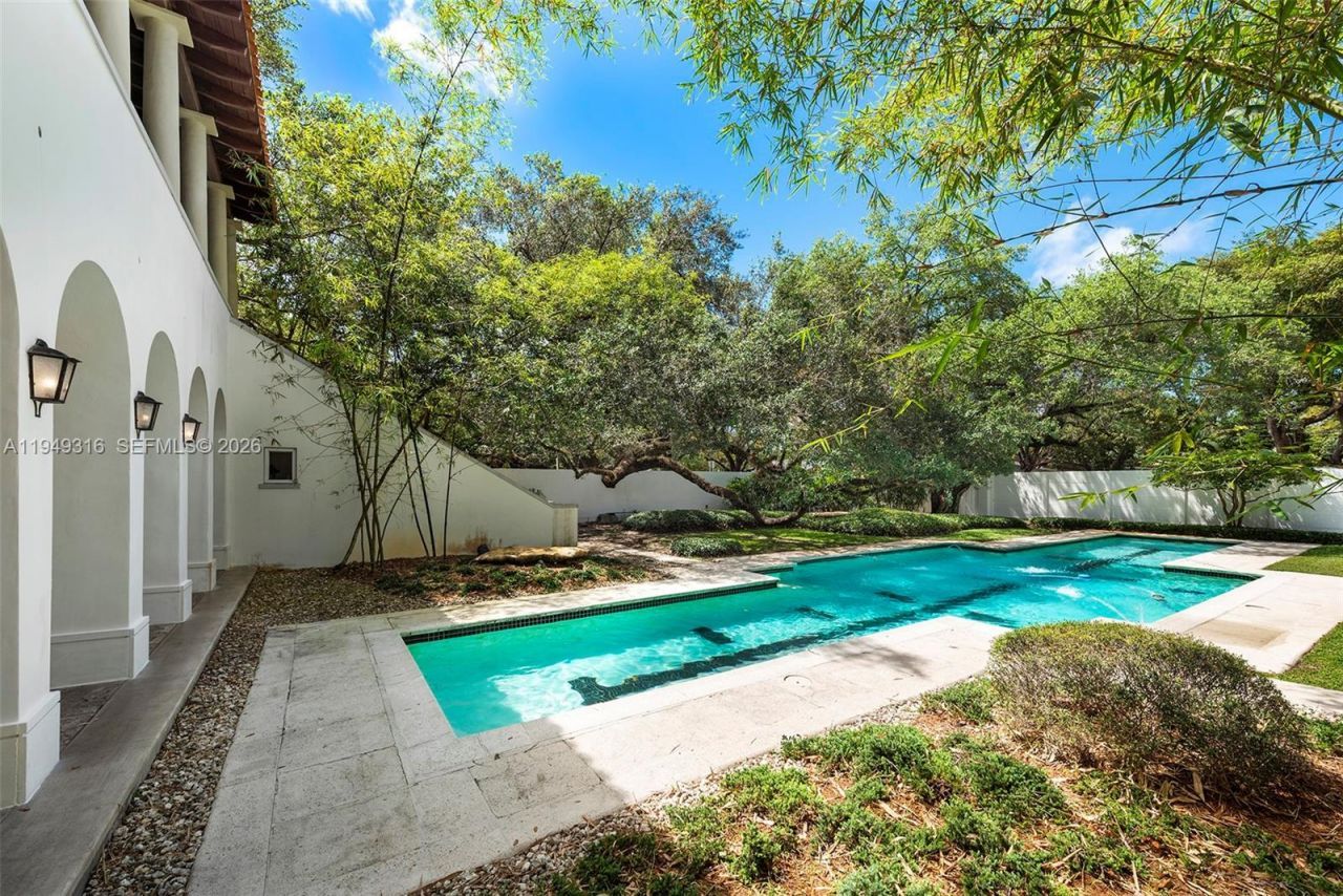 4191 Lybyer Ave , Miami, FL 33133 Photo