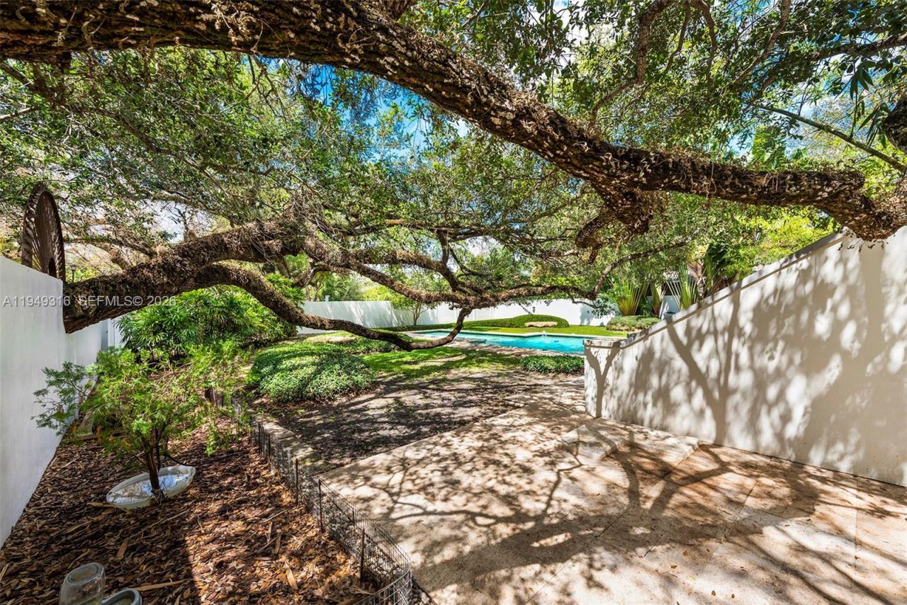 4191 Lybyer Ave , Miami, FL 33133 Photo