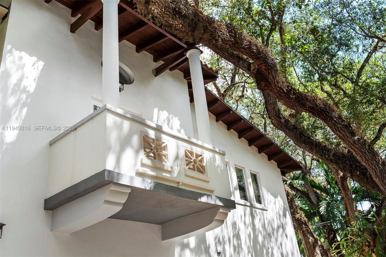 4191 Lybyer Ave , Miami, FL 33133 Photo