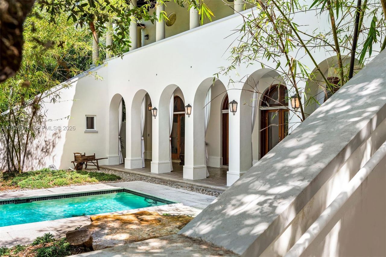 4191 Lybyer Ave , Miami, FL 33133 Photo