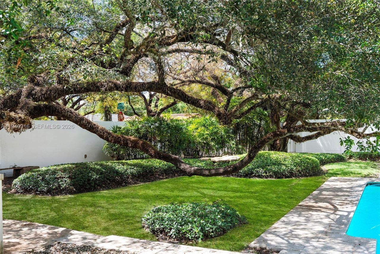 4191 Lybyer Ave , Miami, FL 33133 Photo