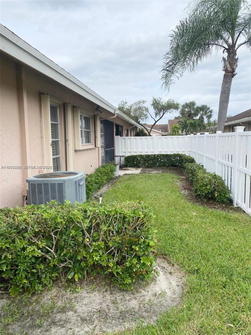 8089 Sweetbriar Way , Boca Raton, FL 33496 Photo