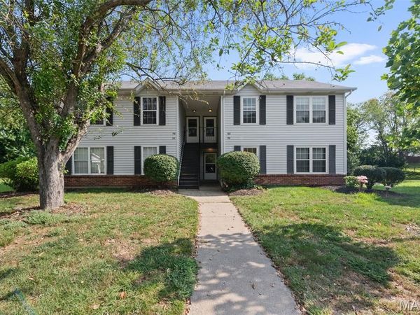 160 Old Buggy Ct Court, Unit D, St Peters, MO 63304