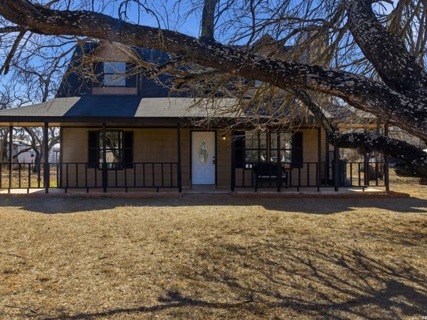 910 Cypress, Jourdanton, TX 78026