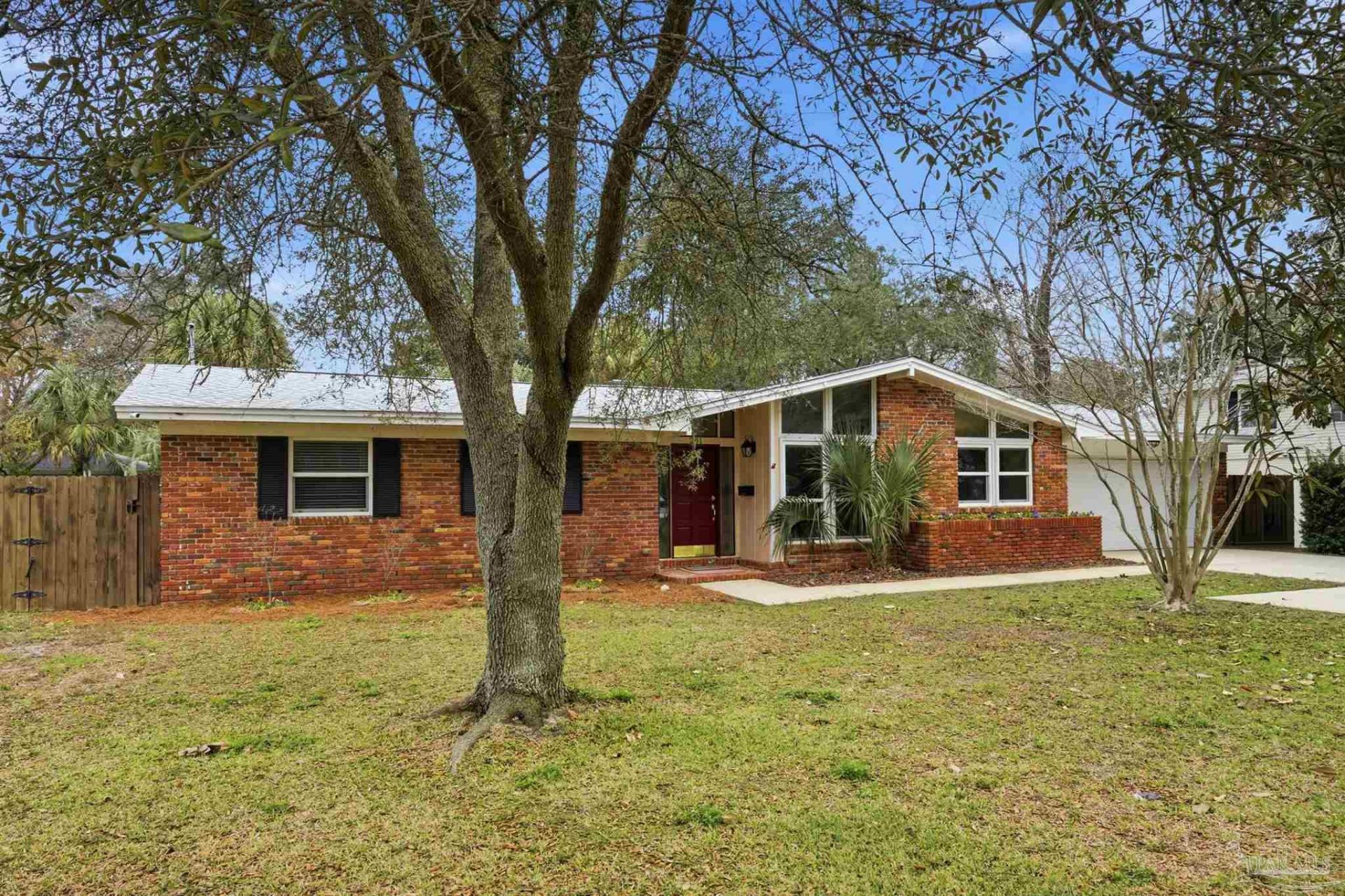 201 S Sunset Blvd, Gulf Breeze, FL 32561 Main Photo