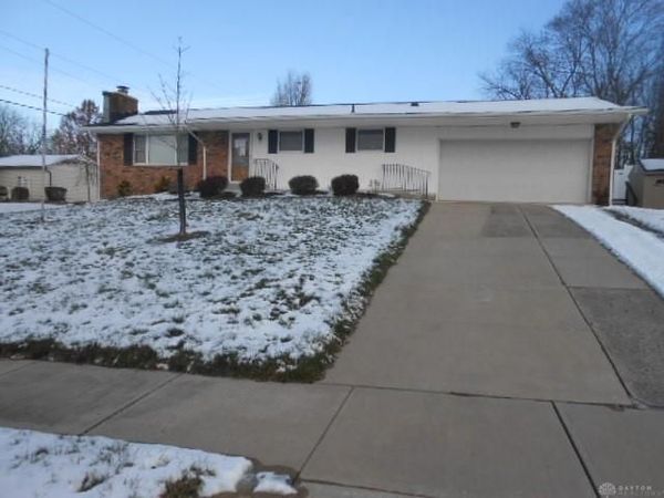 1628 Yorkshire Court, Springfield, OH 45503