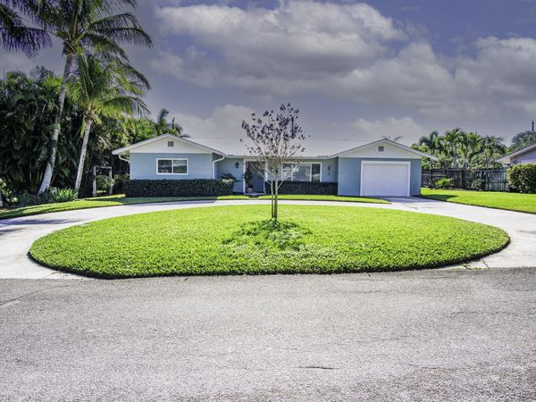 9464 SE Saturn Street, Hobe Sound, FL 33455