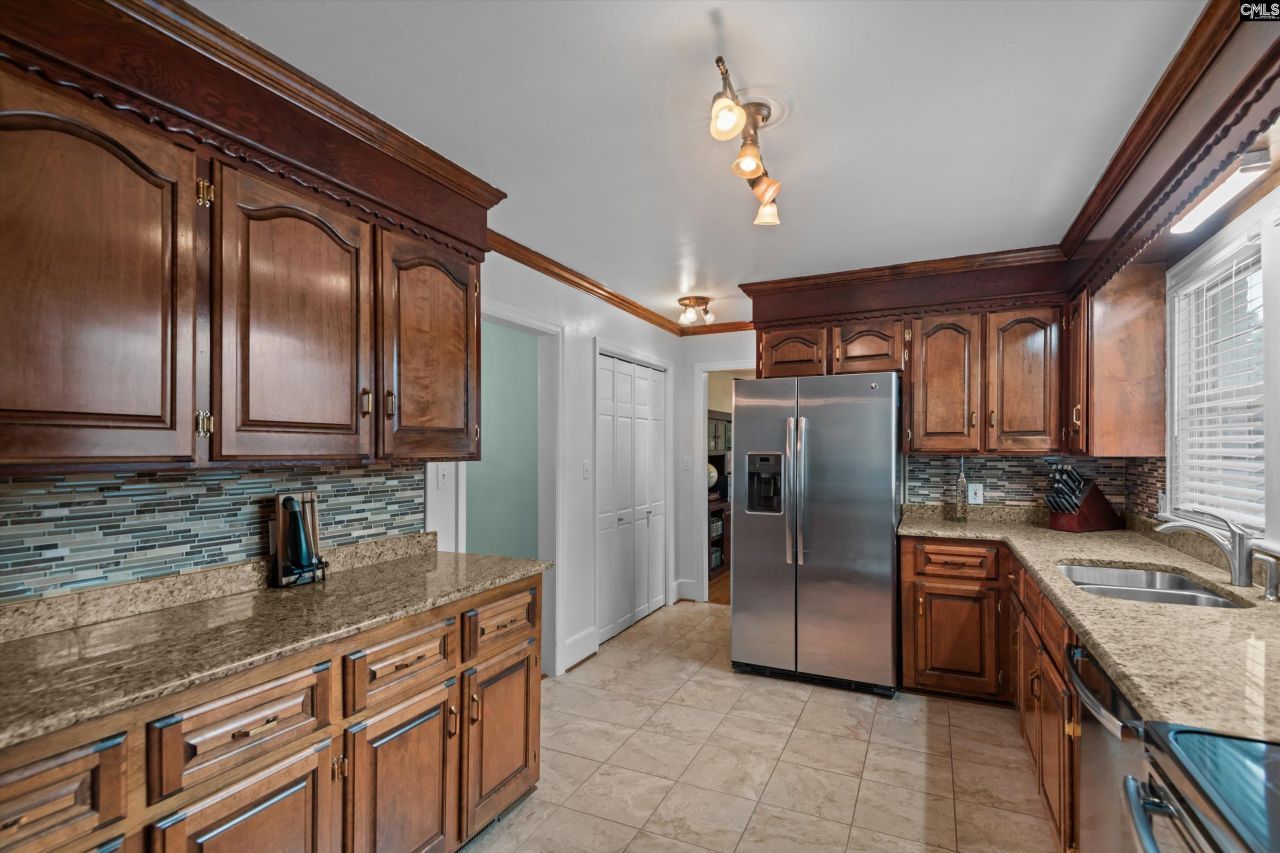 2711 North Beltline Boulevard Photo 13