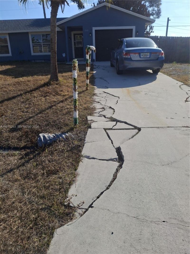 1581 SE Sutton St, Port Saint Lucie, FL 34983 Photo